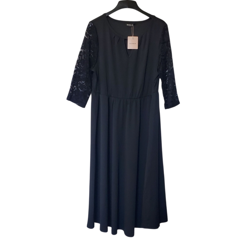 NWT BloomChic Black Dress with Lace Sleeves Size US 14-16